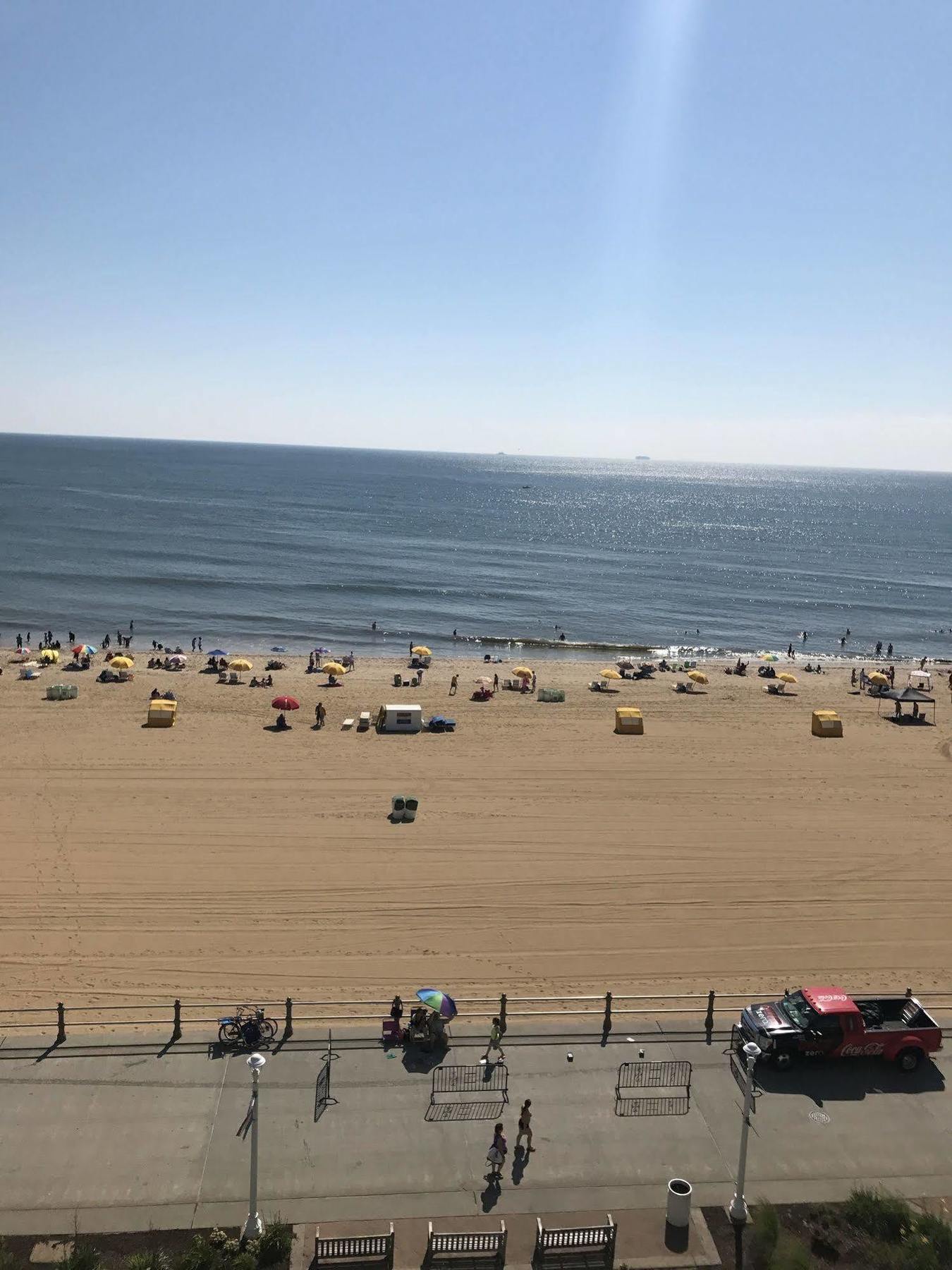 Sun & Sand Resort Oceanfront Suites Virginia Beach Exterior photo